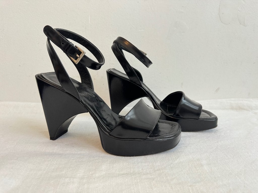 Prada (1996) Iconische sandaal maat 39, Ophalen of Verzenden, Zwart, Sandalen of Muiltjes