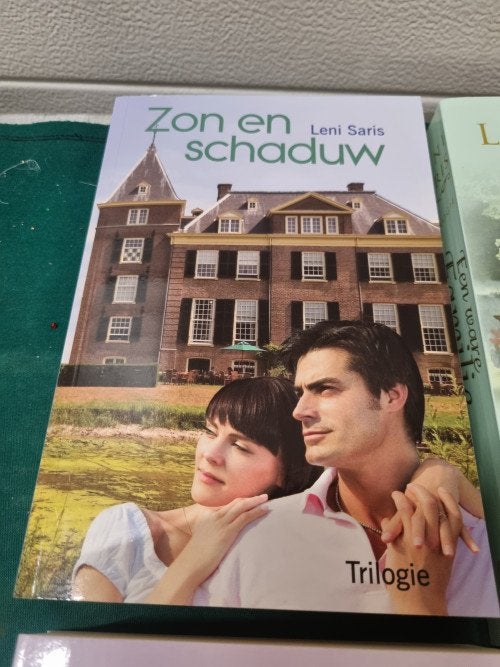 boeken leni saris zes stuks, Ophalen of Verzenden