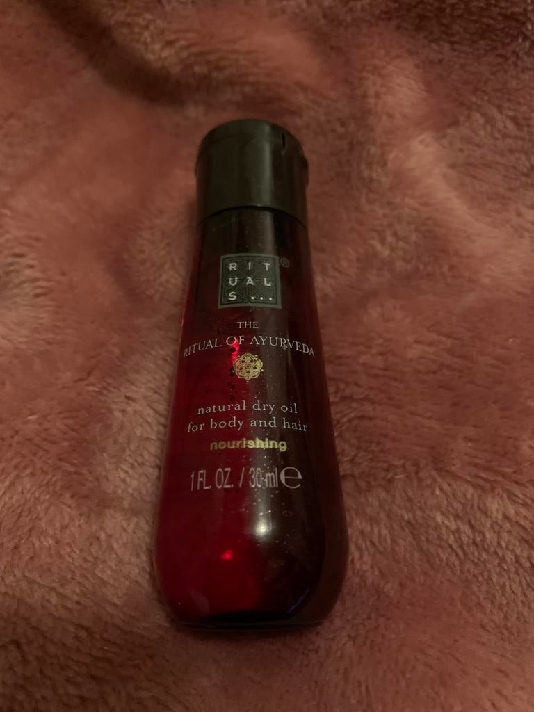Rituals Ayurveda dry oil for body & hair, Ophalen of Verzenden, Zo goed als nieuw, Blauw, Lippen
