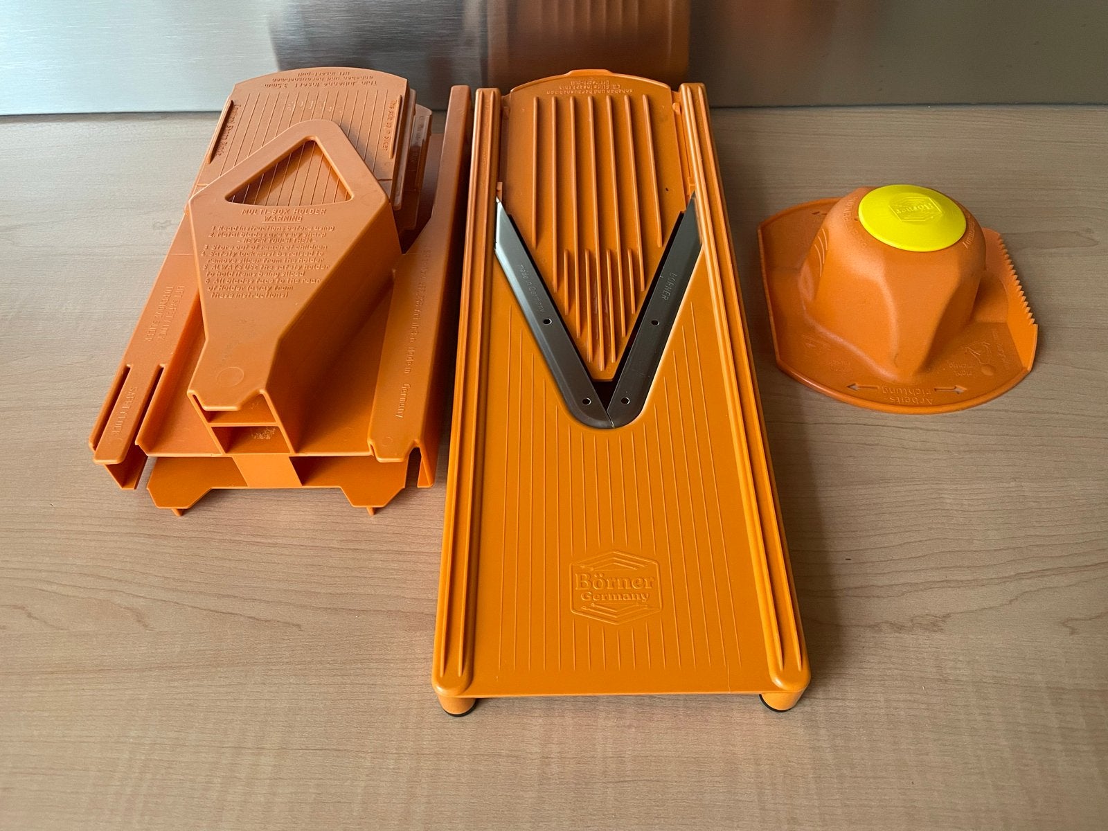 Borner V-schaaf / mandoline met 3 opzetstukken, Overige typen, Kunststof, Ophalen of Verzenden, Zo goed als nieuw