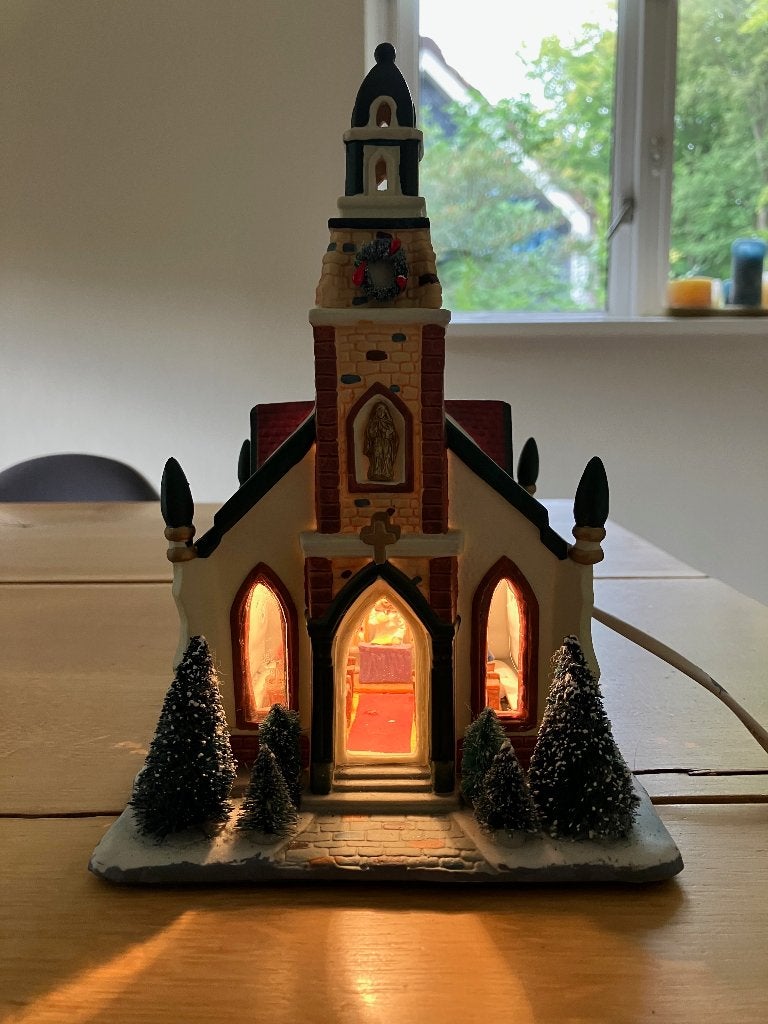 Dickensville verlicht kerkje, Ophalen of Verzenden, Zo goed als nieuw