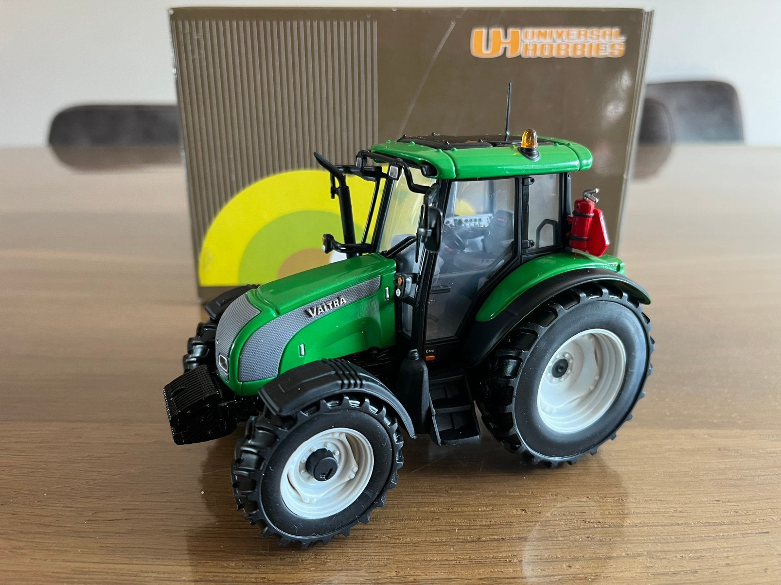 Valtra C serie trekker groen UH 2627, Ophalen of Verzenden, Nieuw, Tractor of Landbouw, Universal Hobbies
