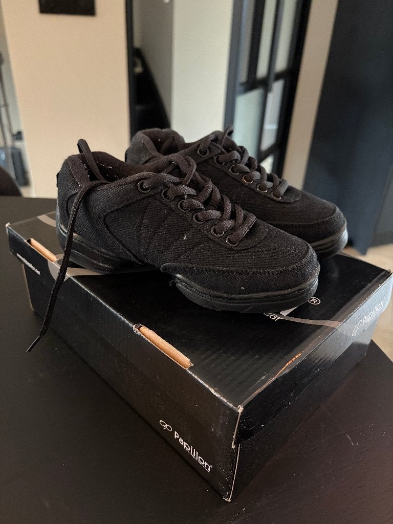 Papillon dans sneakers 30, Ophalen of Verzenden, Zo goed als nieuw, Schoenen