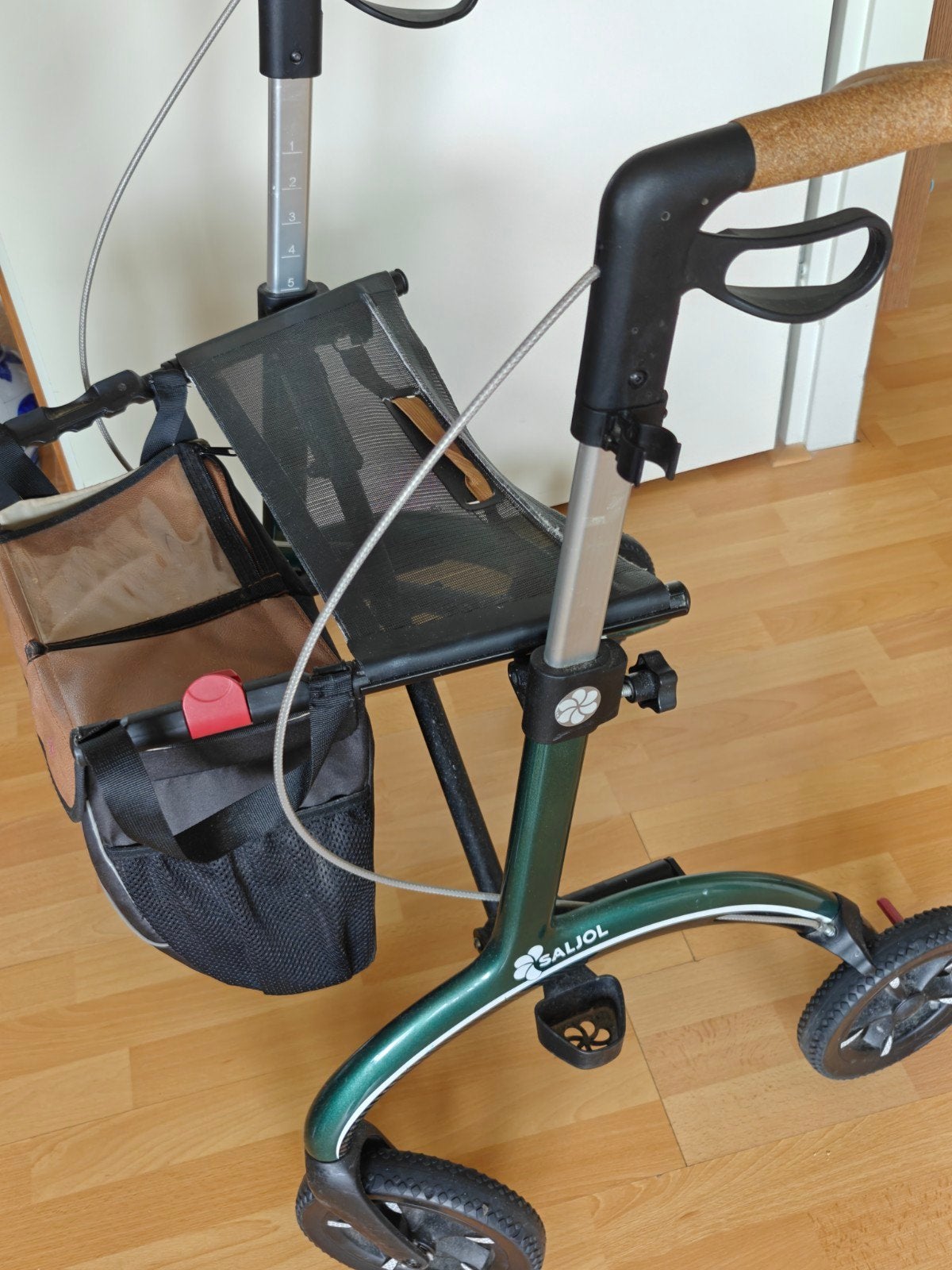 Saljol rollator, Ophalen