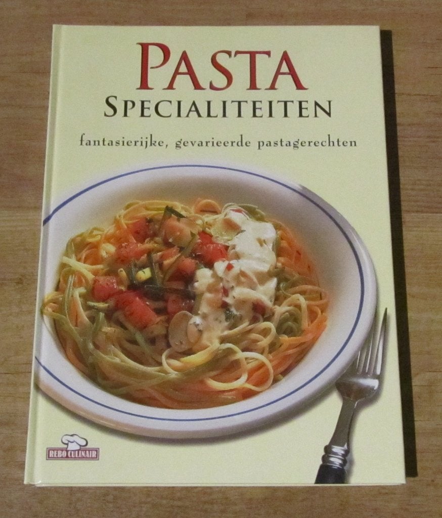 Vintage Pasta Specialiteiten, Kookboek voor Pastagerechten, Ophalen, Zo goed als nieuw, Italië