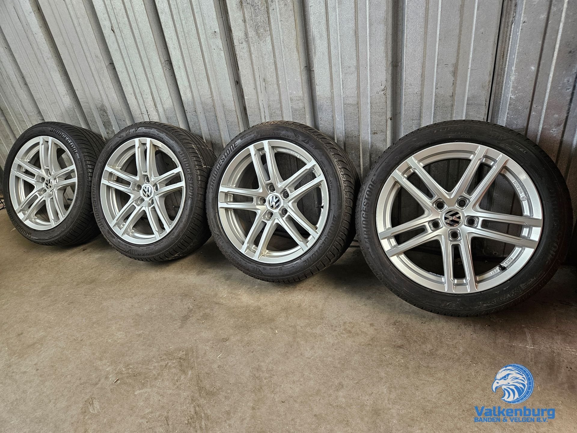 6mm! VAG VW Golf Caddy Audi A3 Leon 17 inch velgen 5x112 zom