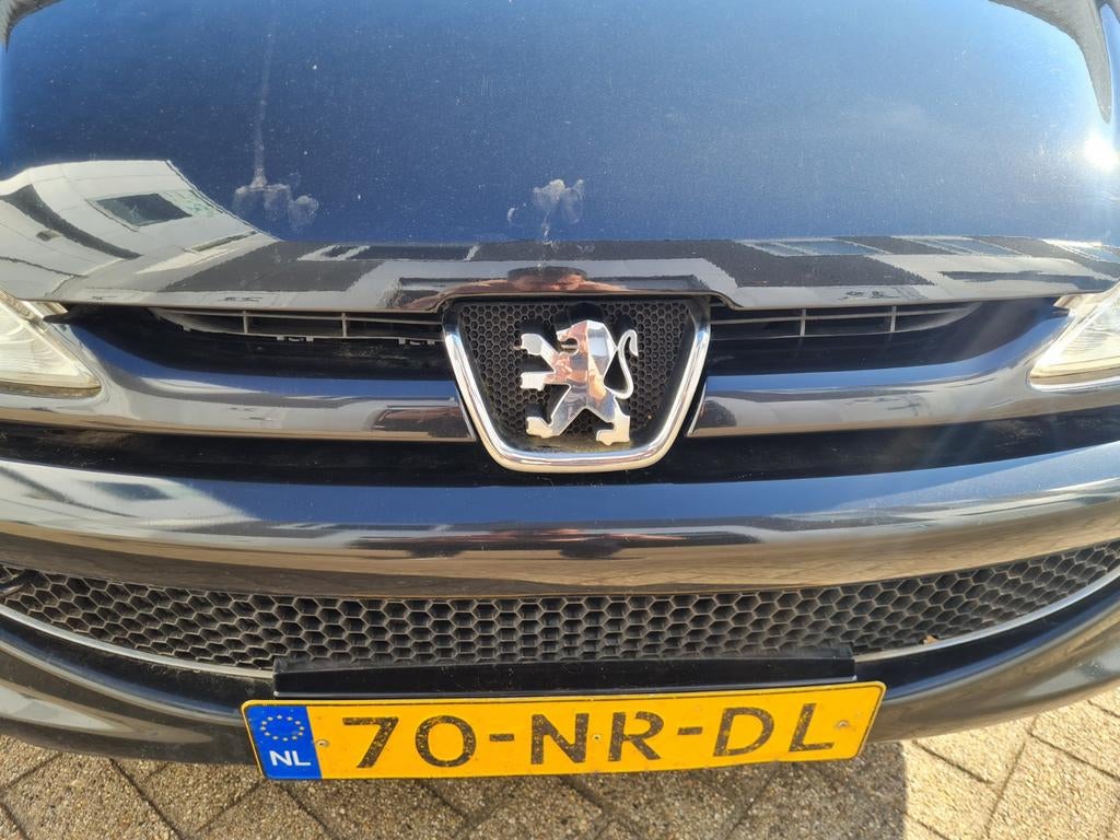 Bumper & gril Peugeot 206 (cc), Auto-onderdelen, Carrosserie en Plaatwerk, Ophalen, Peugeot, Bumper