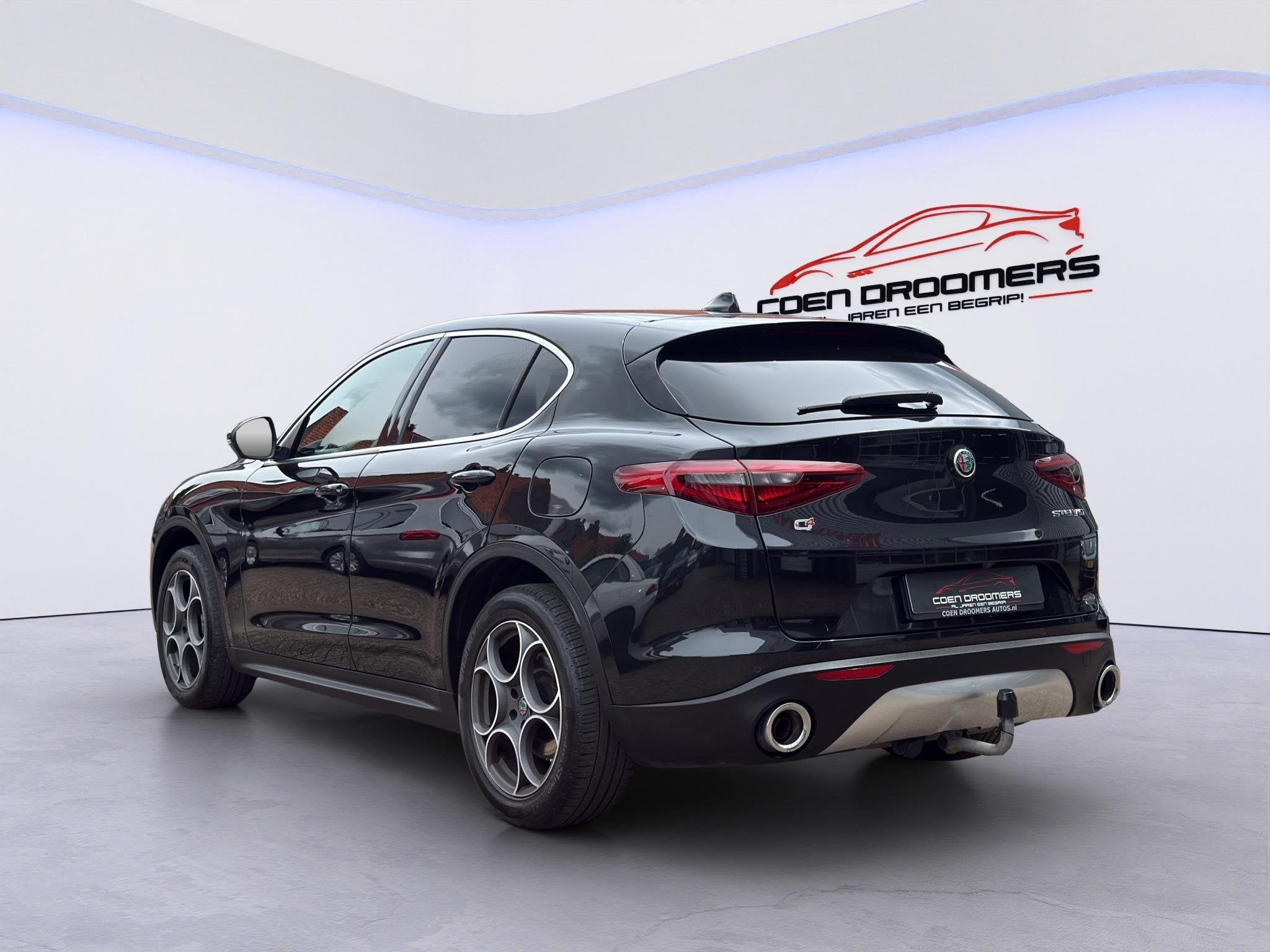 Alfa Romeo Stelvio 2.0 T Q4 AWD B-Tech /Apple Carplay/Camera, Auto's, Euro 6, 4 cilinders, Zwart, Leder