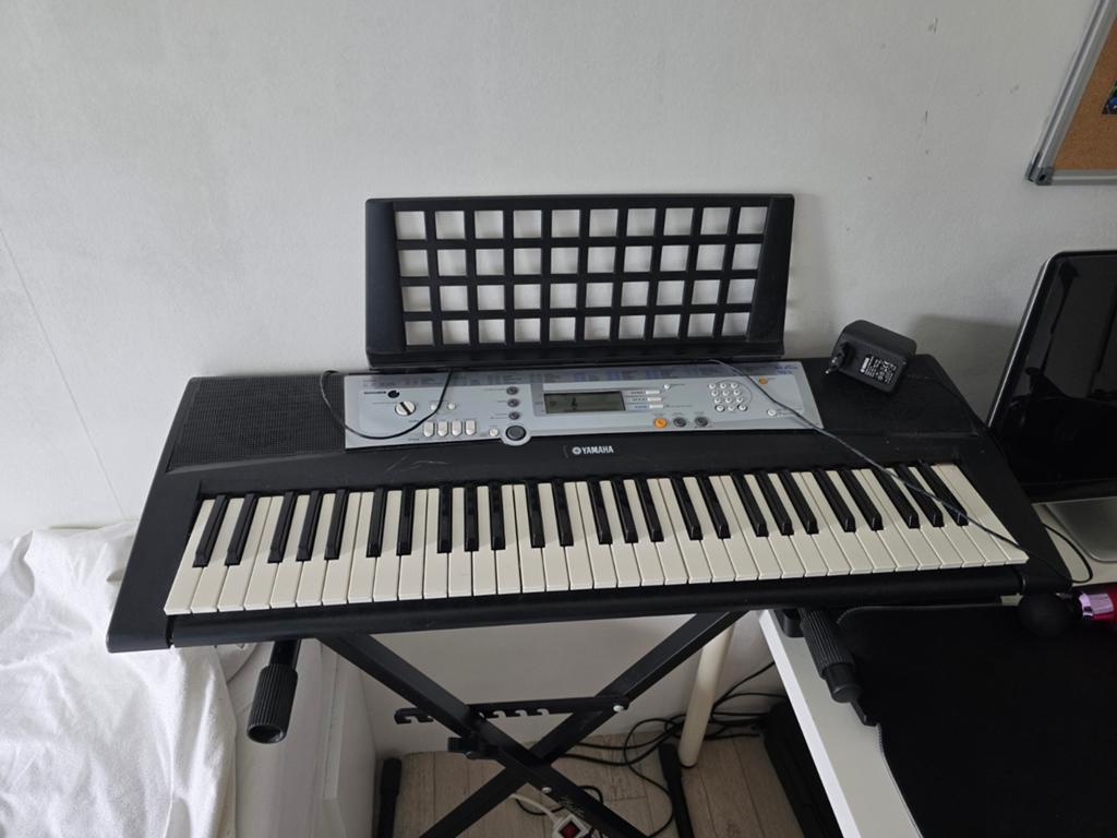 Yahama piano, Ophalen of Verzenden, Zo goed als nieuw, Zwart