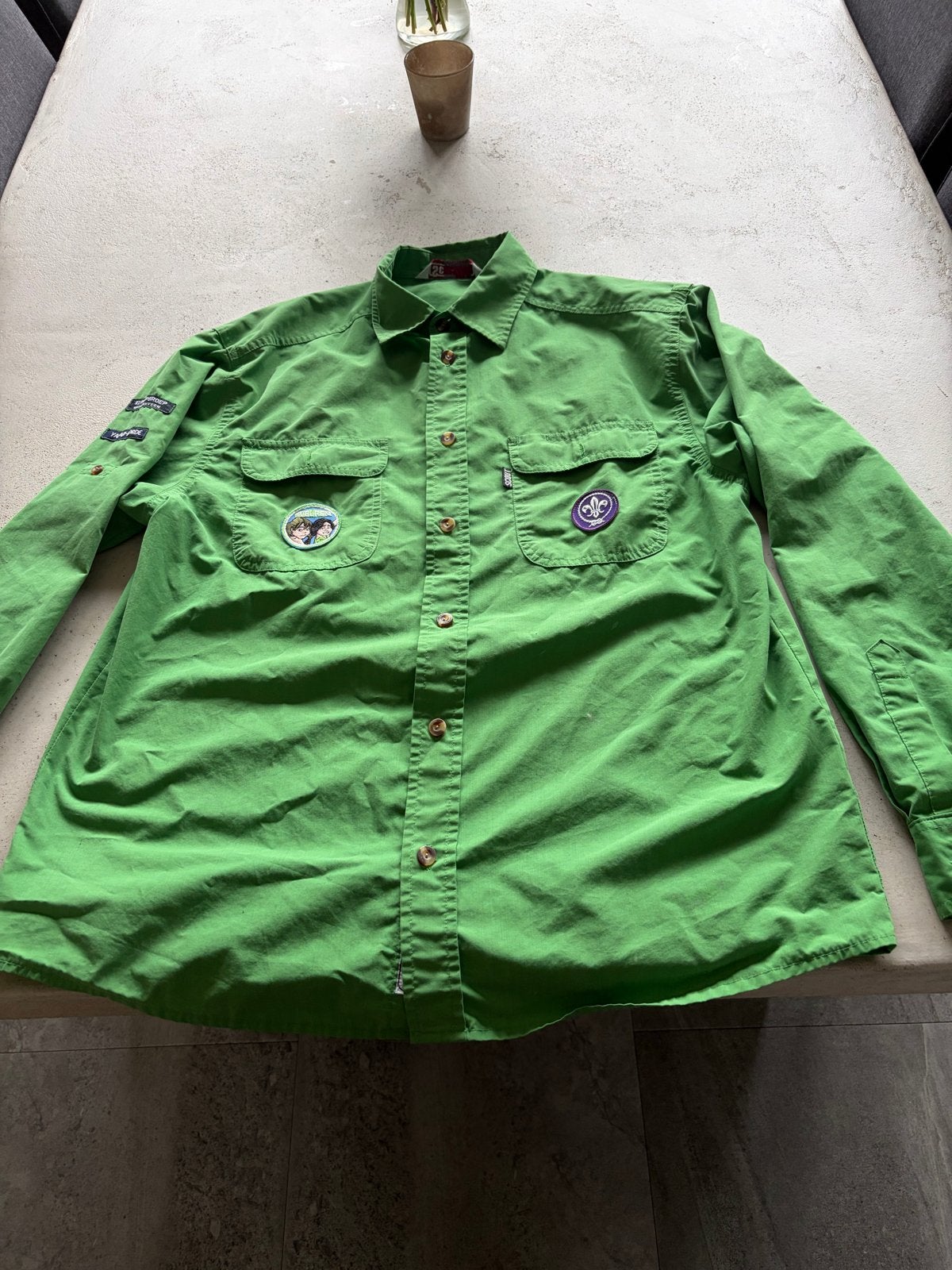 Scouting blouse maat 170 met vast gestikte emblemen, Ophalen of Verzenden, Gebruikt, Kleding