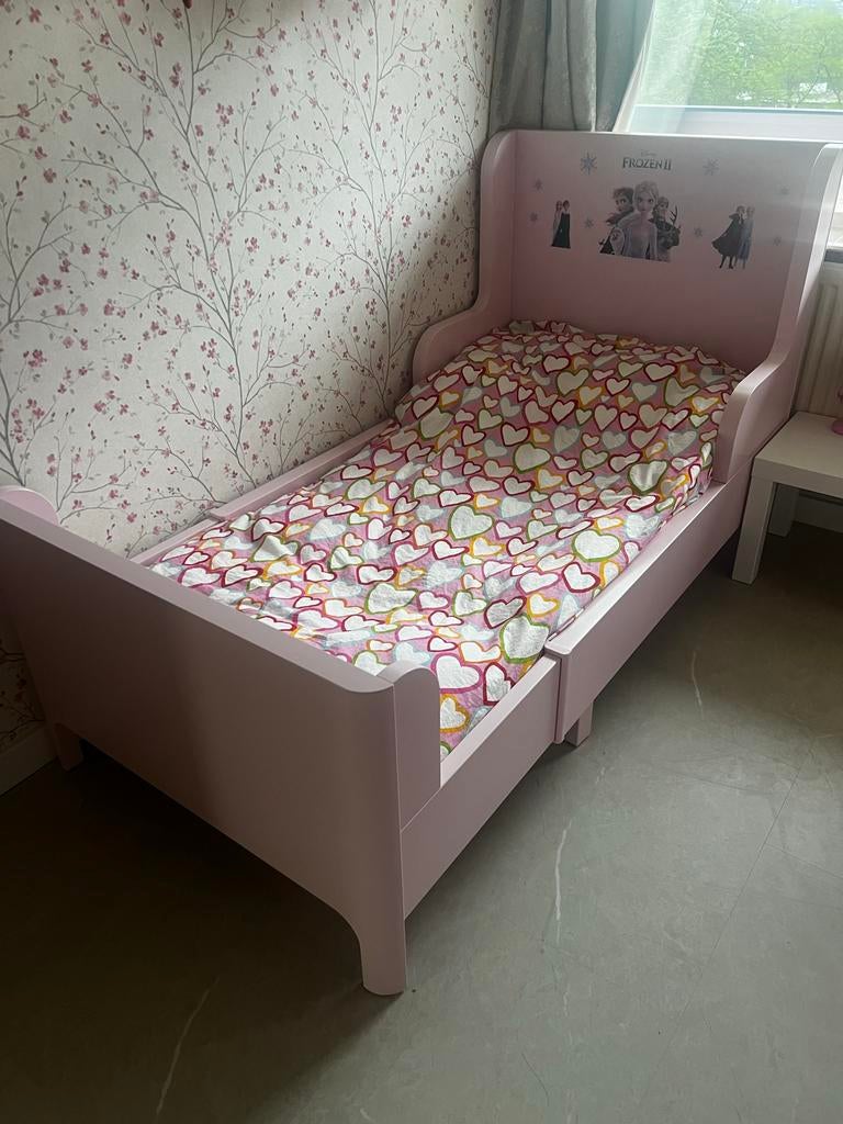 Frozen meegroei roze kinderbed + matras & lattenbodem IKEA, Kinderen en Baby's, Kinderkamer | Bedden, Gebruikt, 70 tot 85 cm, Ophalen of Verzenden