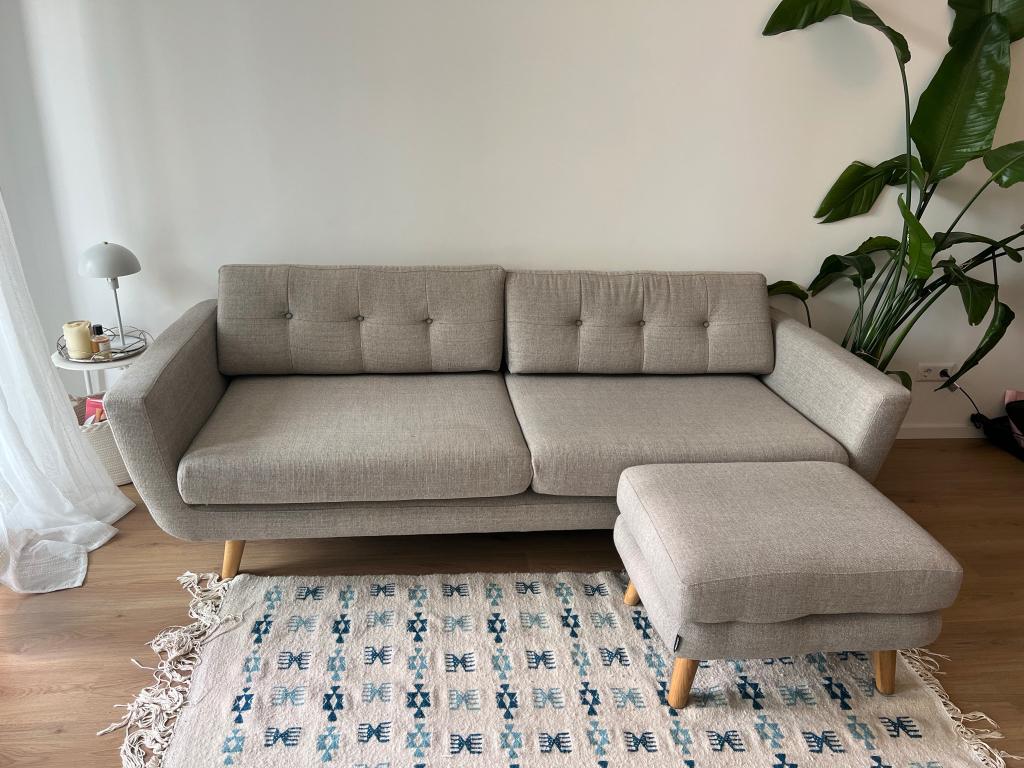 Sofa Company Vera bank + hocker, Huis en Inrichting, Banken | Bankstellen, Zo goed als nieuw, Rechte bank, Driepersoons, 200 tot 250 cm