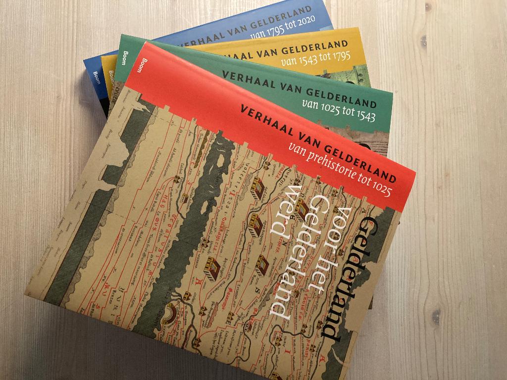 Het Verhaal van Gelderland, Ophalen, 14e eeuw of eerder, Gelezen, Meerdere auteurs