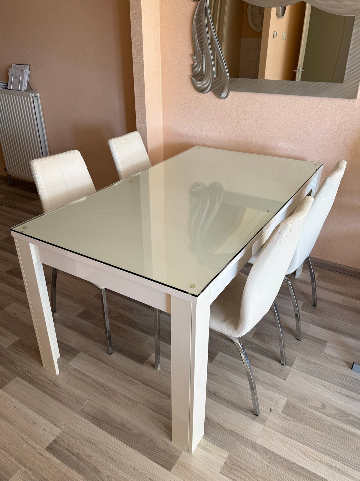 Eettafel met glazen blad en 4 lederen stoelen, Ophalen, Gebruikt, 50 tot 100 cm, Glas