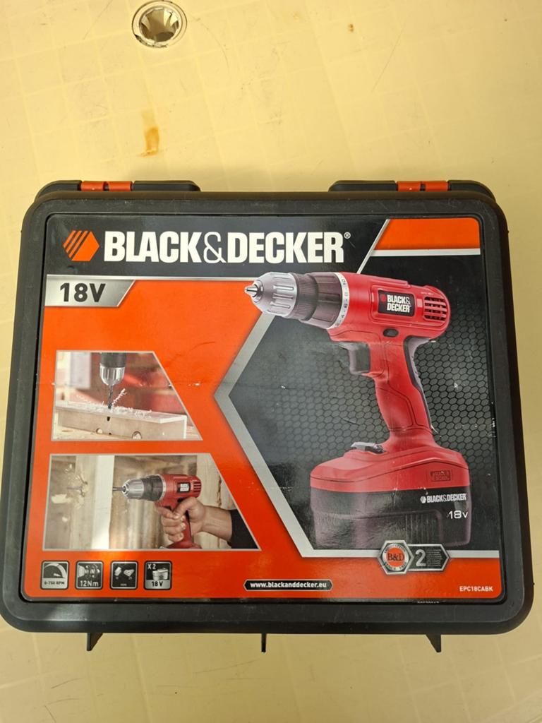 Black & Decker 18V Boor- en Schroefmachine met Koffer, Doe-het-zelf en Verbouw, Gereedschap | Boormachines, Ophalen, Gebruikt