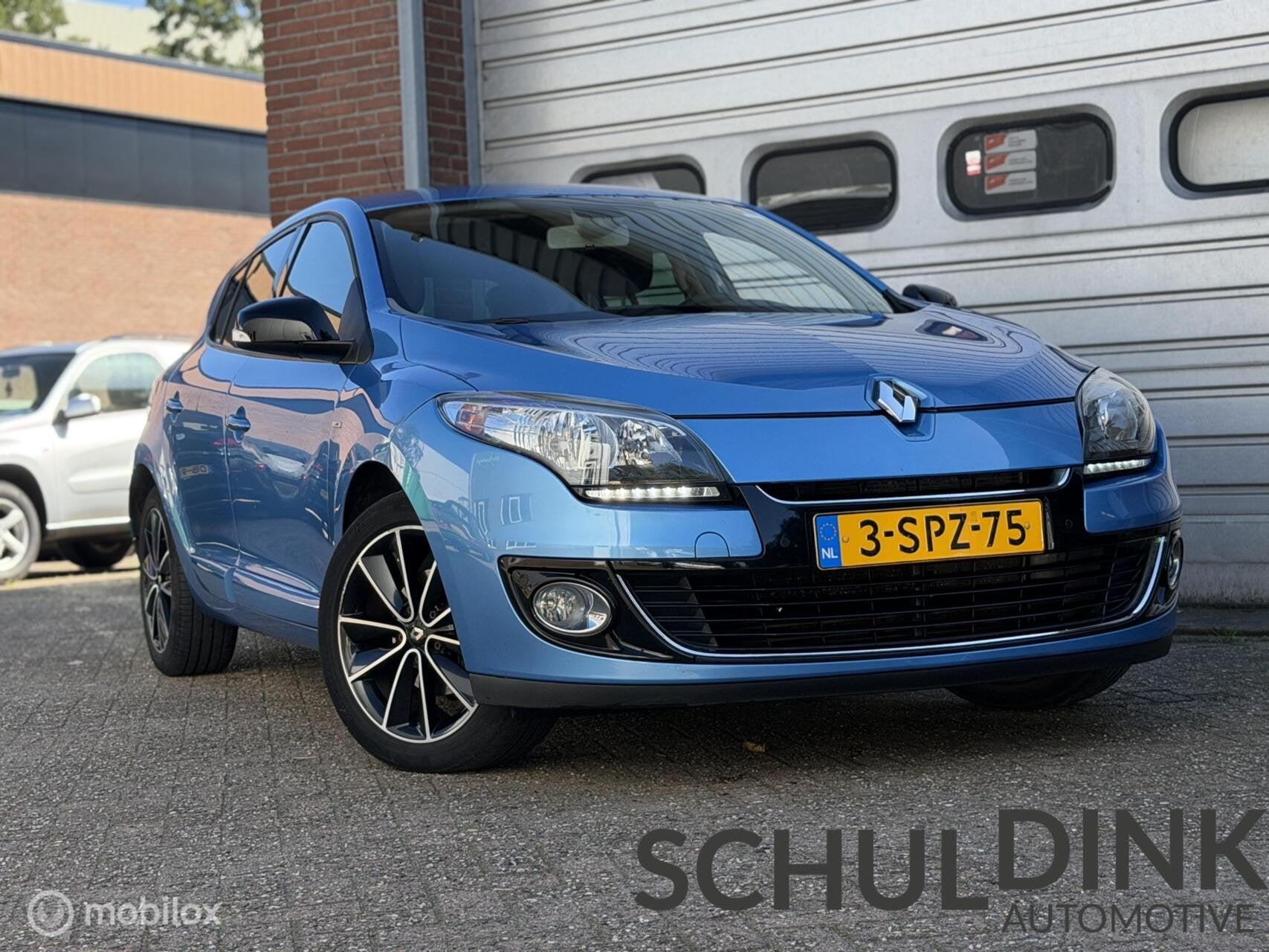 Renault Megane 1.2 TCe Bose TREKHAAK|CRUISE CONTROLE|CAMERA, Auto's, Voorwielaandrijving, Euro 5, Gebruikt, 4 cilinders