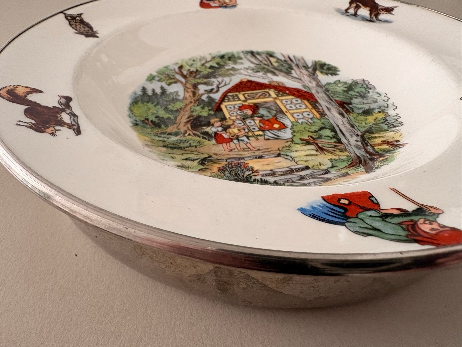 Vintage Kinderbord met Warmhoudfunctie - Sprookjesmotief, Ophalen of Verzenden