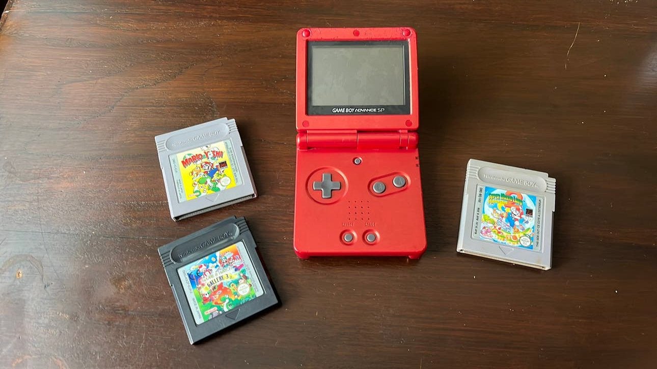 Gameboy Advance SP rood met 3 Mario Games, Spelcomputers en Games, Spelcomputers | Nintendo Game Boy, Ophalen of Verzenden, Gebruikt