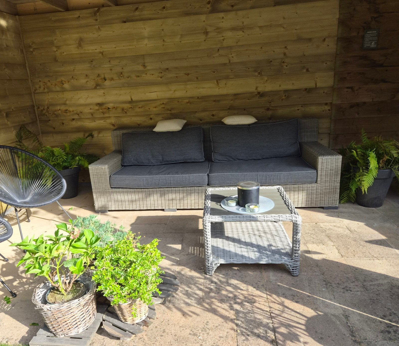 Wicker loungeset bank en bijzettafel - Zo goed als nieuw, Ophalen, 3 zitplaatsen, Bank, Zo goed als nieuw