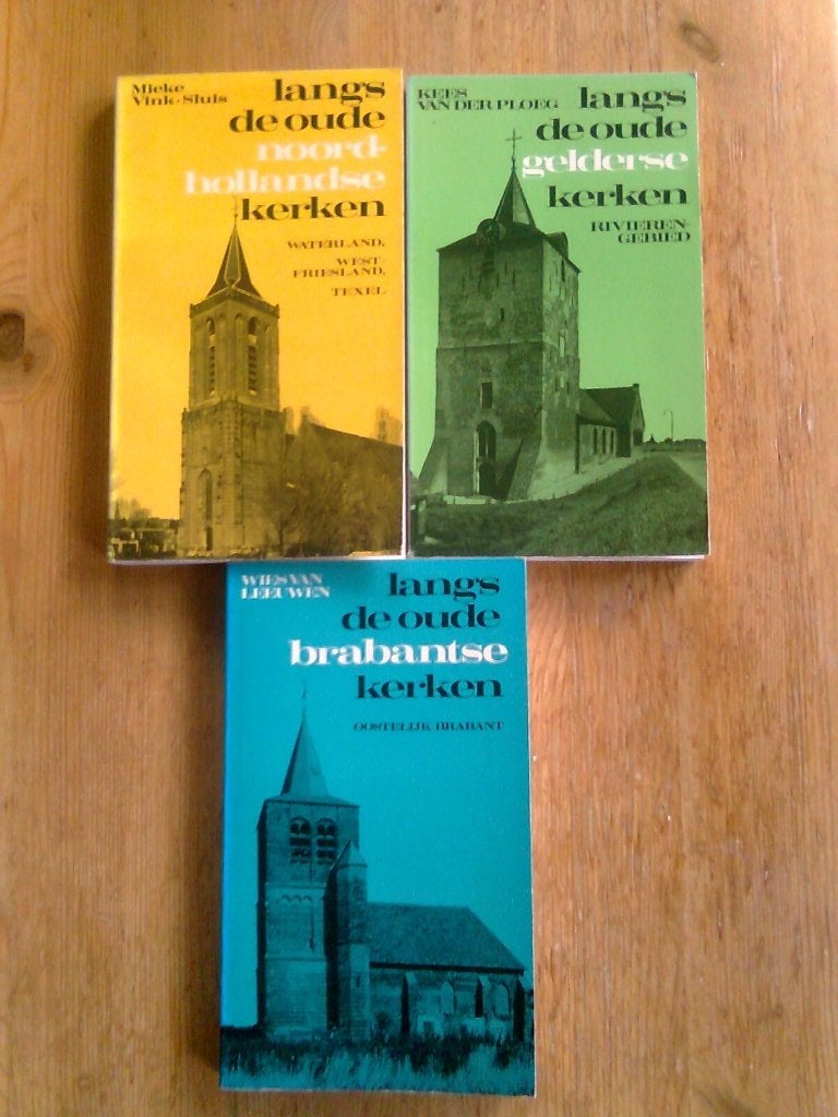 Langs oude kerken, 3 delen, Ophalen of Verzenden, Gelezen