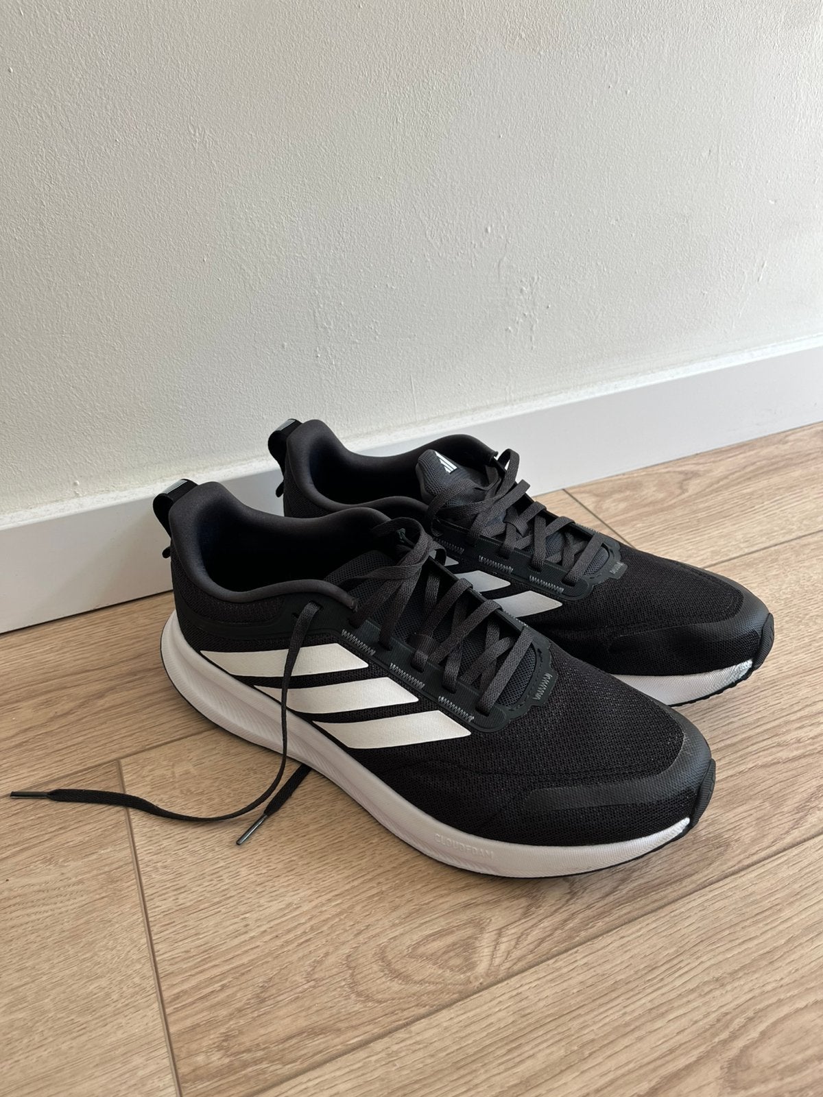 Adidas zwarte hardloopschoenen maat 45 1/3, Kleding | Heren, Ophalen of Verzenden, Zo goed als nieuw, Sportschoenen, Zwart