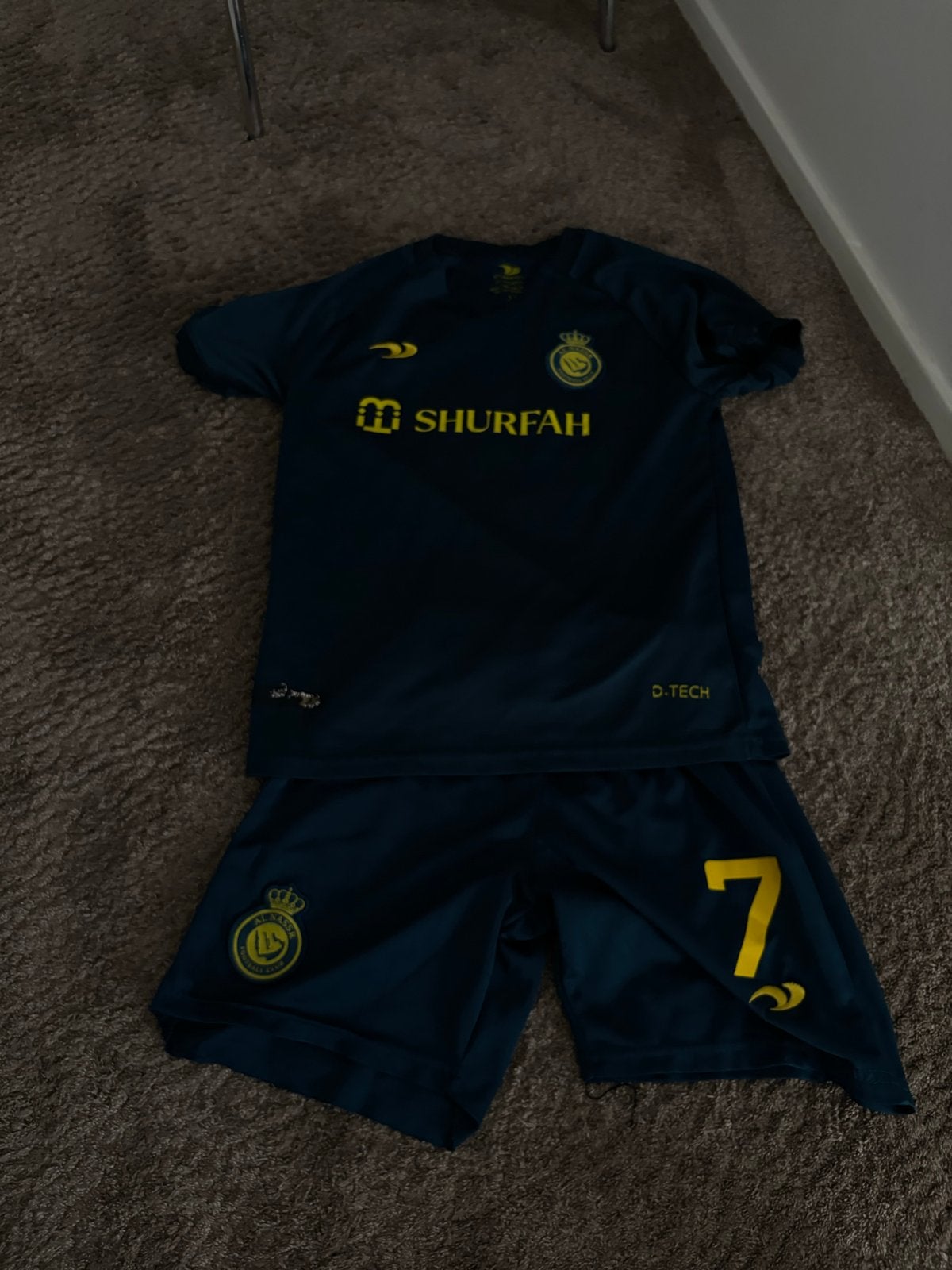 Al Nassr Ronaldo Voetbaltenue - Maat 7, Ophalen, Zo goed als nieuw, Jongen of Meisje