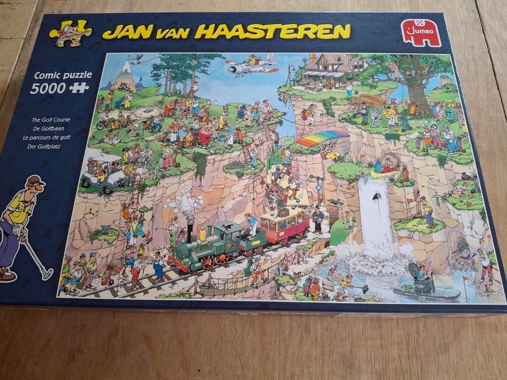 Jan van Haasteren. De golfbaan. 5000 stukjes, Ophalen of Verzenden, Meer dan 1500 stukjes, Zo goed als nieuw