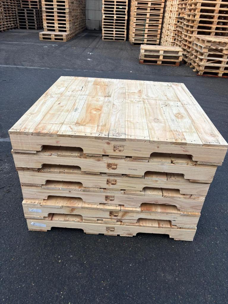 Houten dichte pallets 114x114, Ophalen, Zo goed als nieuw, 50 mm of meer, Pallet