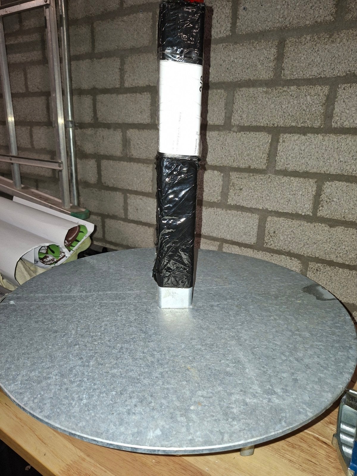 Nieuwe Metalen Korfbalpaal voet met grondpinnen, Sport en Fitness, Korfbal, Ophalen, Nieuw, Korf of Paal