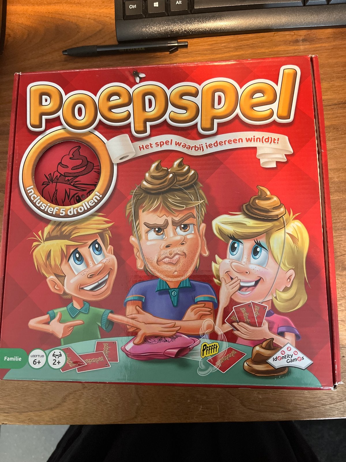 Poepspel - Het hilarische kaartspel voor de hele familie!, Een of twee spelers, Ophalen of Verzenden, Zo goed als nieuw