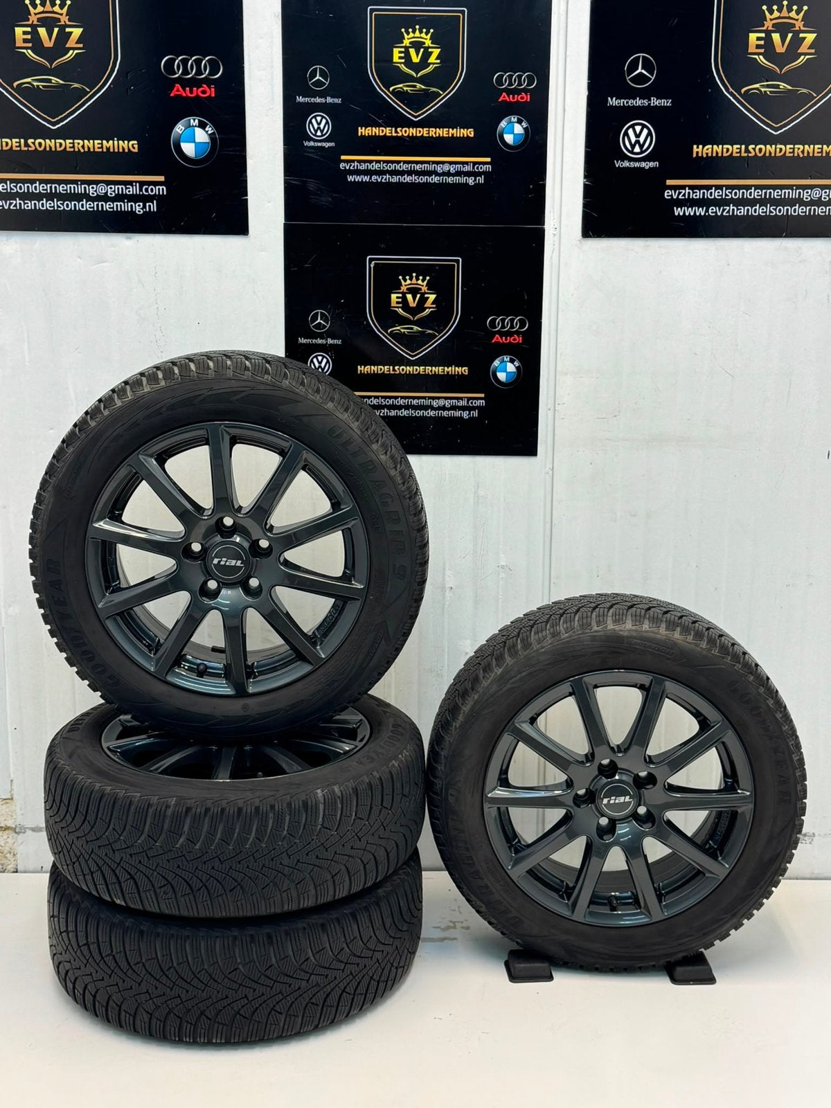 VW Caddy Rial Milano Titanium 16 inch velgen winterbanden, 16 inch, Banden en Velgen, EVZ Handelsonderneming, C. Huygensstraat 14a