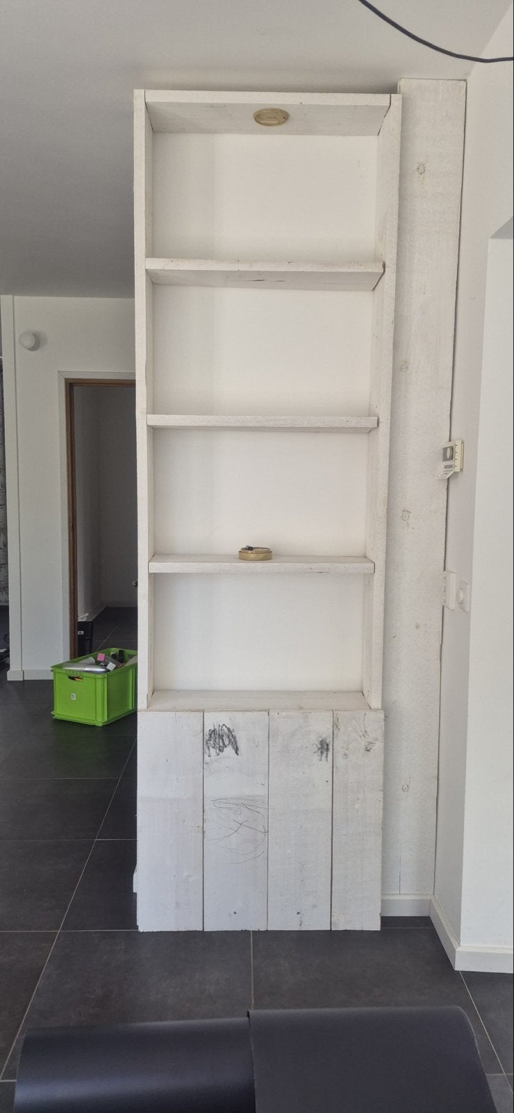 Witte houten boekenkast met planken, Huis en Inrichting, Ophalen, Met plank(en), Minder dan 50 cm, Gebruikt