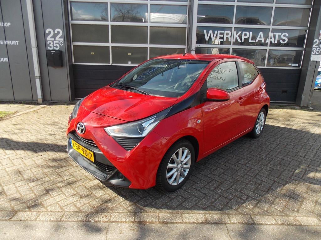 Toyota Aygo 1.0 VVT-i x-play Automaat Carplay Airco Elek Pak, Auto's, Toyota, Gebruikt, Euro 6, 4 stoelen, 3 cilinders