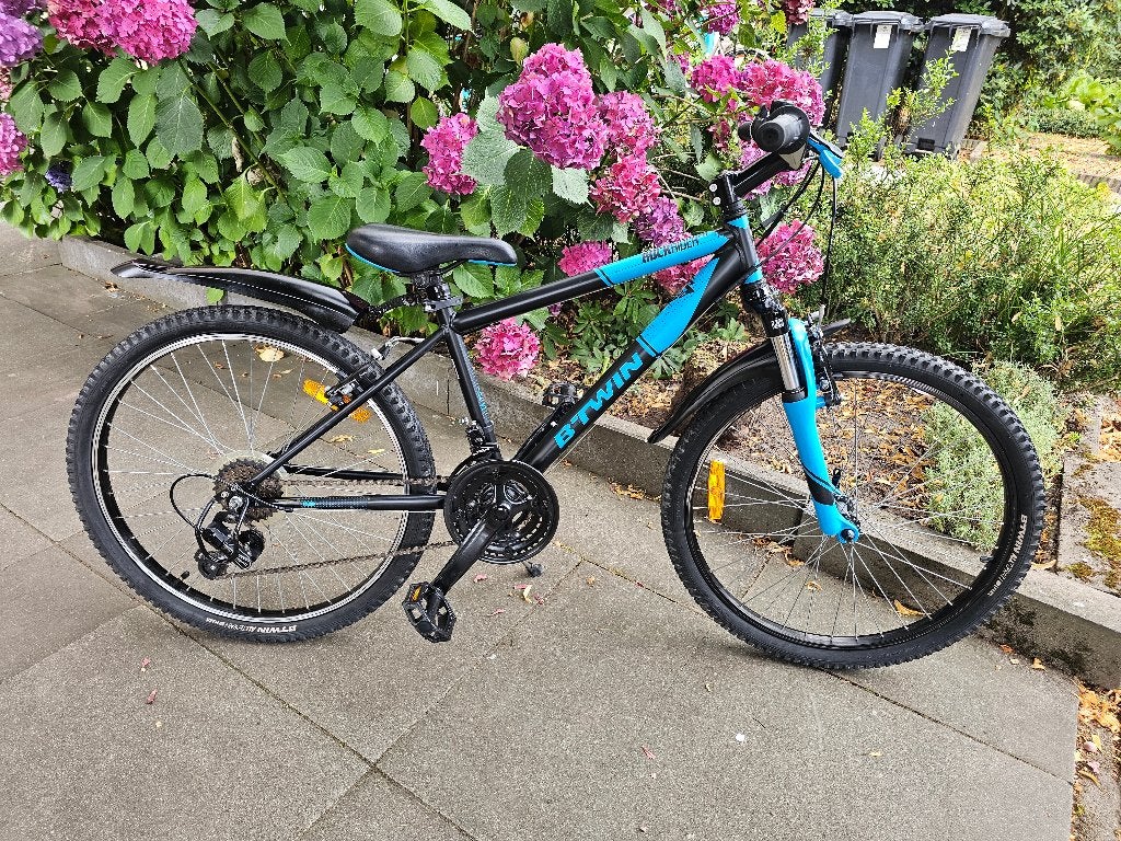Btwin Rockrider 500 Mountainbike 24inch Heel weinig gebruikt, Fietsen en Brommers, Fietsen | Jongens, Ophalen, Zo goed als nieuw