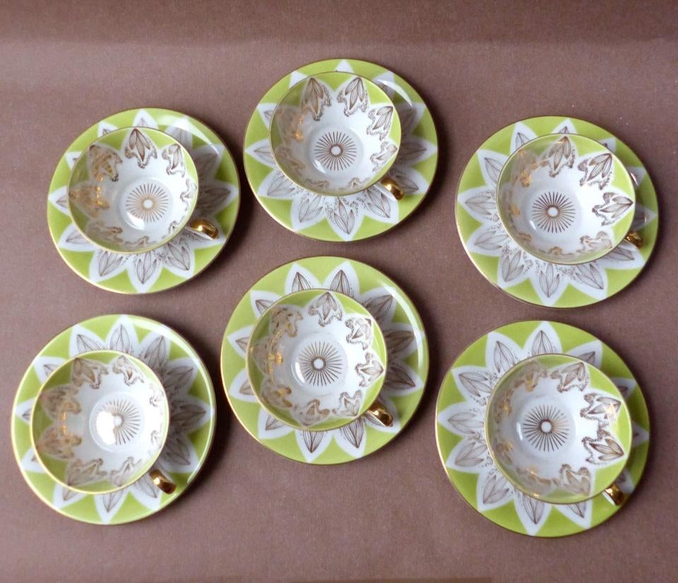 Set antieke oude kopjes kop en schotels wit groen gouddecor, Gebruikt, Ophalen of Verzenden, Overige stijlen, Kop(pen) en/of Schotel(s)