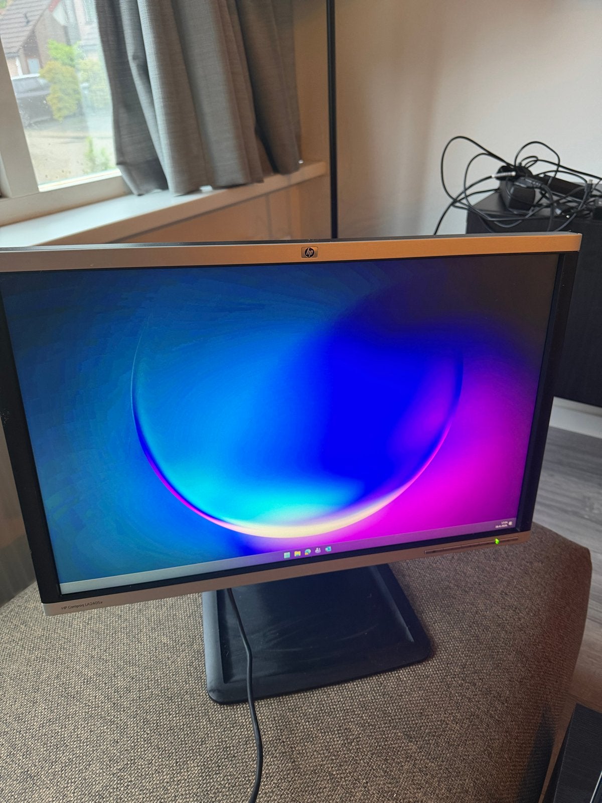 HP Compaq LA2405x Monitor - Full HD, 24 inch, Ophalen, Gebruikt, In hoogte verstelbaar, Full HD