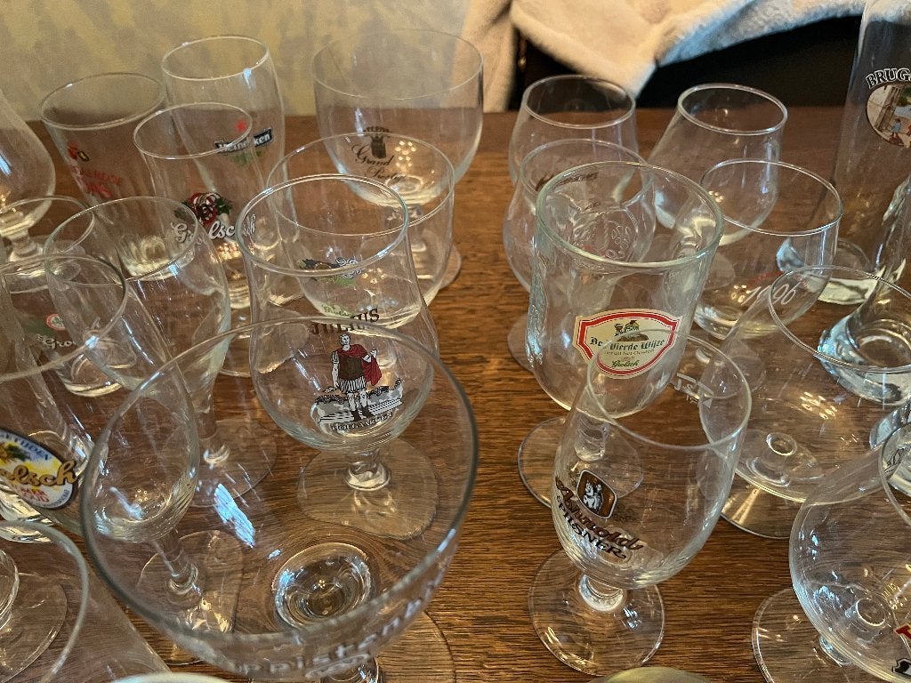 Circa 150 Bierglazen, jaren '90, Antiek en Kunst, Antiek | Glas en Kristal, Ophalen