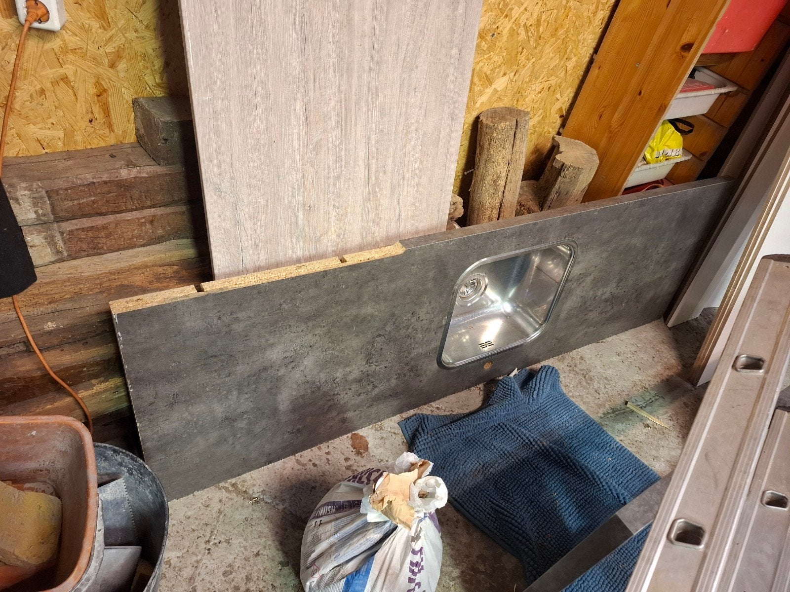 keukenblad met spoelbak, Huis en Inrichting, Keuken | Keukenelementen, Ophalen, 50 tot 75 cm, 200 cm of meer