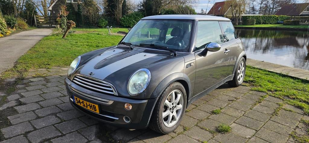 Mini 1.6 16V Cooper R50-R53 2006, Cruise control, Bluetooth, Voorwielaandrijving, 4 cilinders, 4 stoelen, Overige kleuren