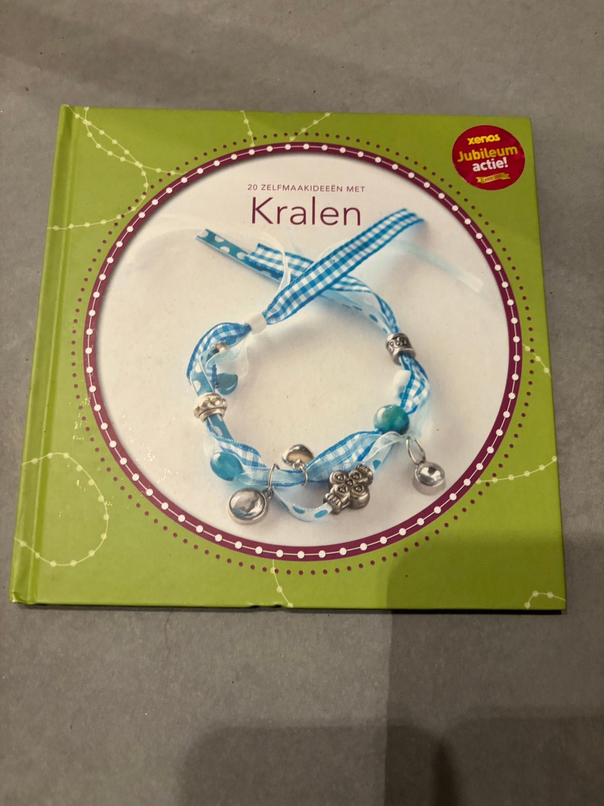 Boekje, Kralen, Ophalen of Verzenden, Zo goed als nieuw