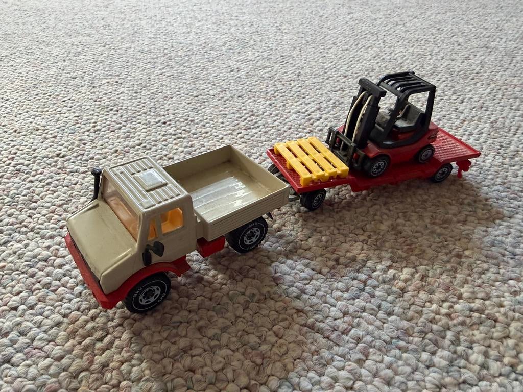 Bakwagen met aanhanger en heftruck, Hobby en Vrije tijd, Modelauto's | 1:32, Ophalen of Verzenden, Gebruikt, Bus of Vrachtwagen