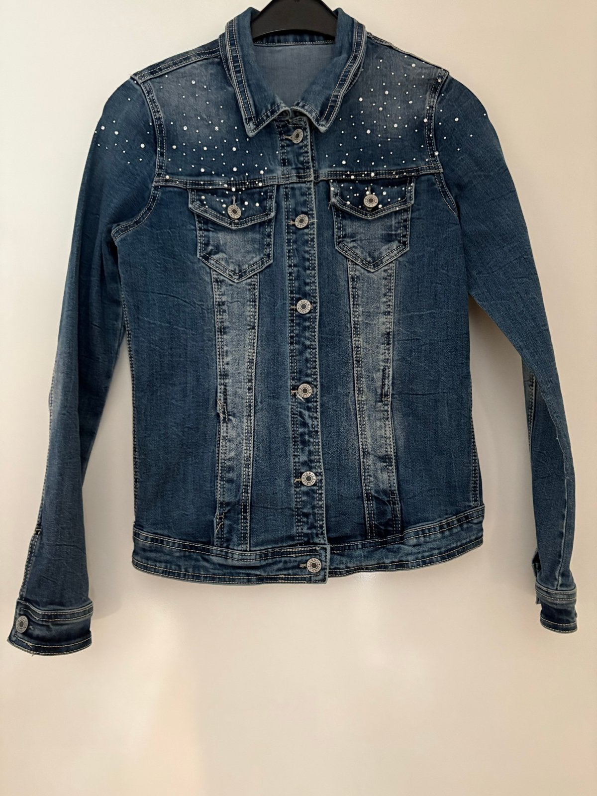 Stoer spijkerjack met strass steentjes, Ophalen of Verzenden, Zo goed als nieuw, Maat 38/40 (M), Blauw