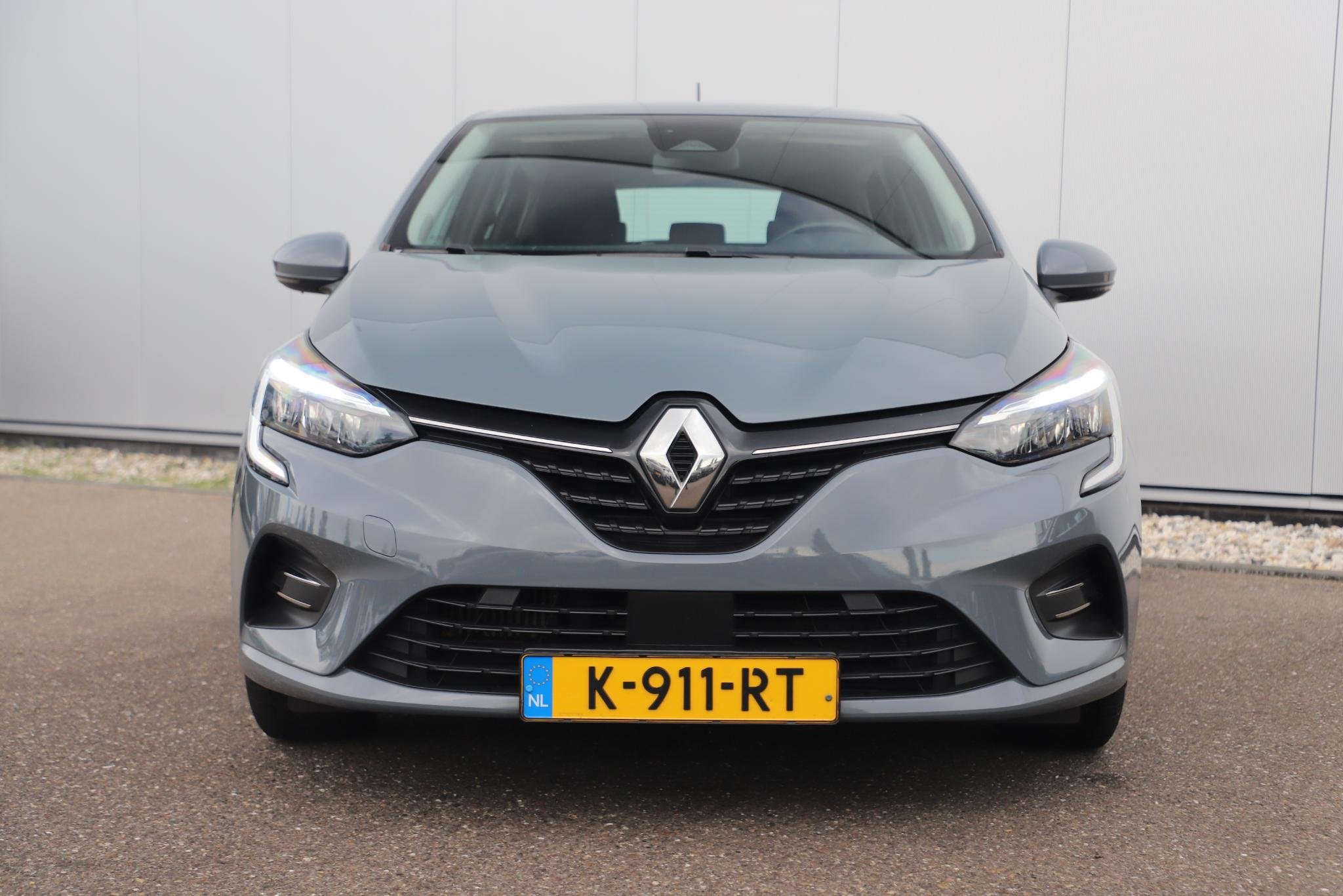 Renault Clio 1.0 TCe Zen Trekhaak Navigatie Airco Cruise Con, Auto's, Voorwielaandrijving, Stof, Gebruikt, Met garantie (alle)
