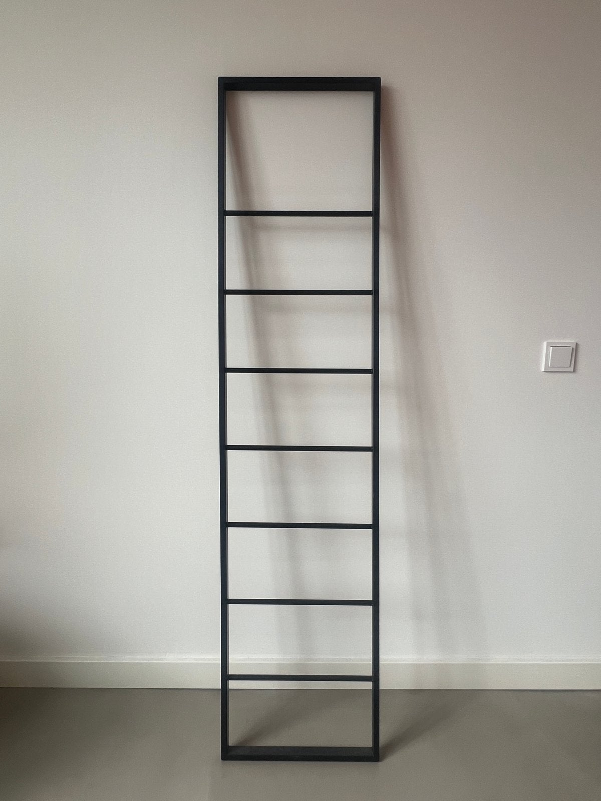 Zwart metalen decoratieve ladder / handdoekenrek, Ophalen, Zo goed als nieuw