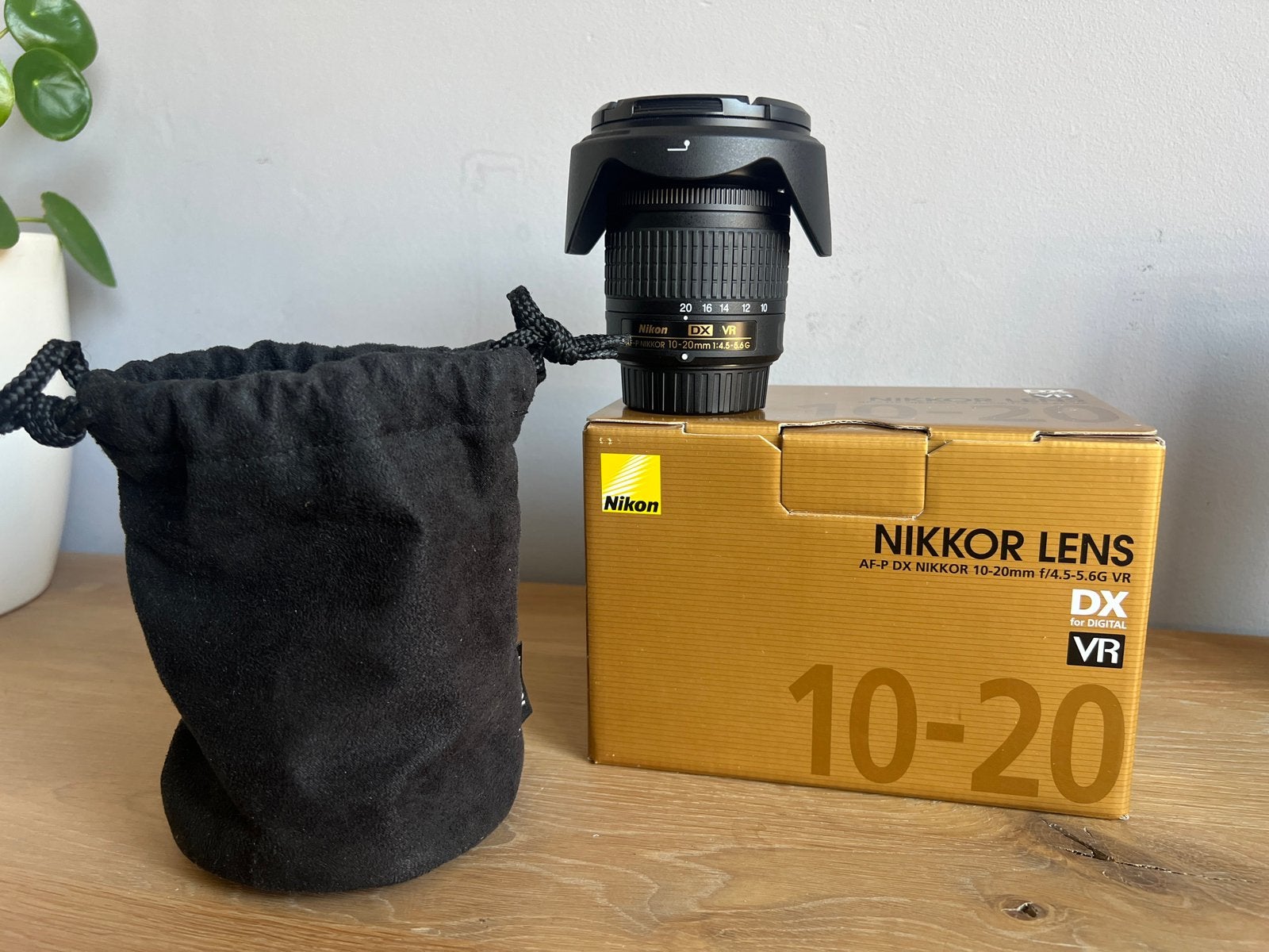 AF-P DX Nikkor 10-20mm f/4.5-5.6G VR | incl. filter, Ophalen, Nikon, Groothoeklens, Zo goed als nieuw