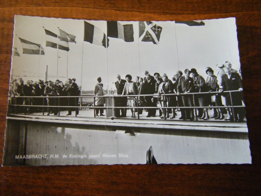 H40 - Maasbracht - Opening Sluis - Kon. Juliana - Mooi/Oud, Ophalen of Verzenden, 1960 tot 1980, Limburg