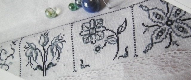 Borduurpatroon  Bloemen tegels  nr 9743, Hobby en Vrije tijd, Borduren en Borduurmachines, Verzenden, Nieuw, Handborduren, Patroon