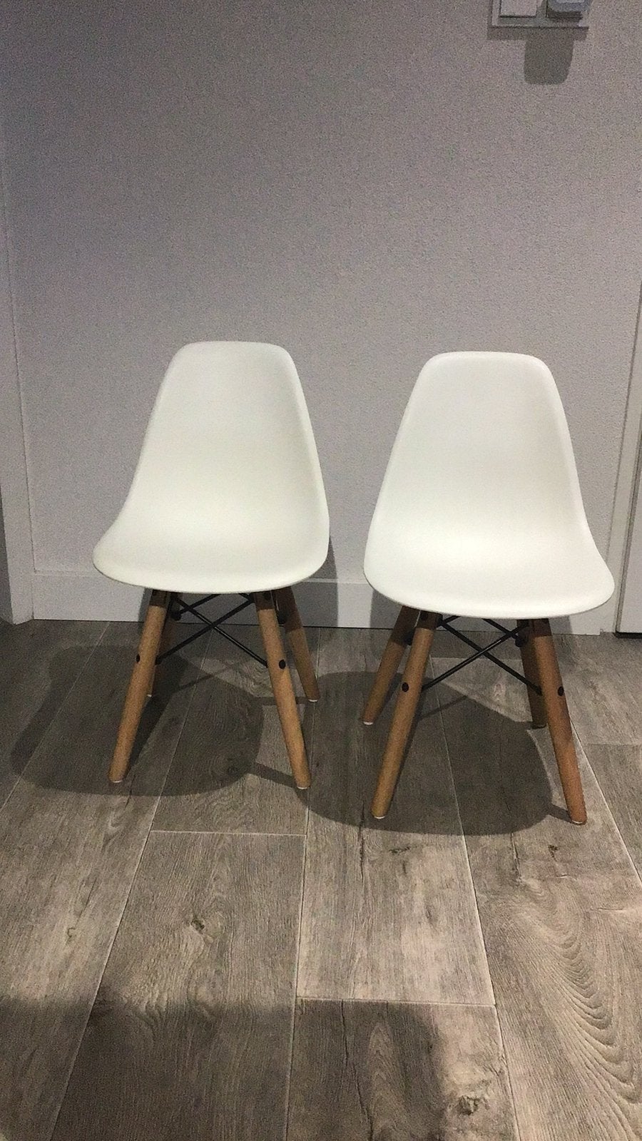 2 witte Kinderstoelen Eames junior DSW, Huis en Inrichting, Gebruikt, Twee, Wit, Ophalen
