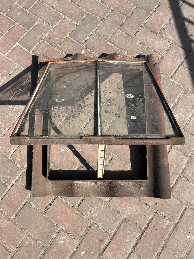 Oud gietijzeren uitzet dakraam, voor Oud Hollandse dakpannen, Ophalen, Gebruikt, Minder dan 80 cm, Minder dan 80 cm