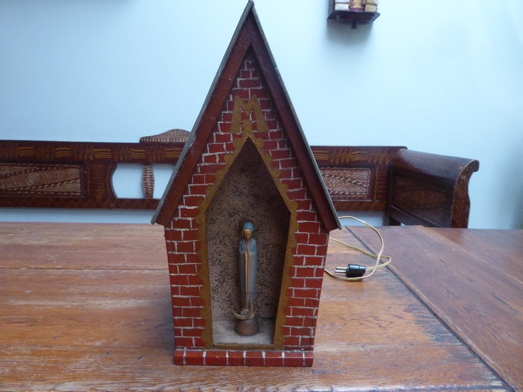 Antiek kapelletje met Maria en licht, Ophalen of Verzenden